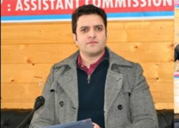 Block Diwas: DC presides over Grievances Redressal Camp at Kulgam, listens to issues of public for redressal