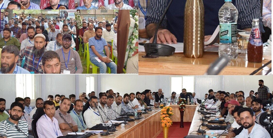 DC Pulwama continues Charge-wise review of Census-2027 House Listing Operations