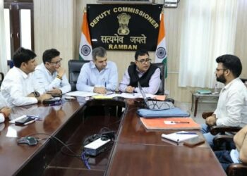 District Mentor, DC Ramban jointly review progress on digitization, upgradation of revenue records in district