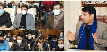 DC Srinagar reviews enrolment of beneficiaries under PMJAY-SEHAT