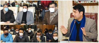 DC Srinagar reviews enrolment of beneficiaries under PMJAY-SEHAT