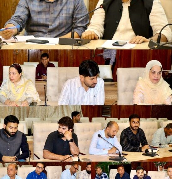 DC Srinagar, Commr SMC review progress of PMAY-Urban 2.0