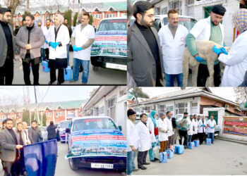 DC Srinagar flags off Mobile Veterinary Units for vaccination of livestock against FMD