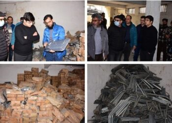 City Municipal Commr Srinagar inspects EESL Lights Godown to assess quality standards, stock position of LED Street Lights