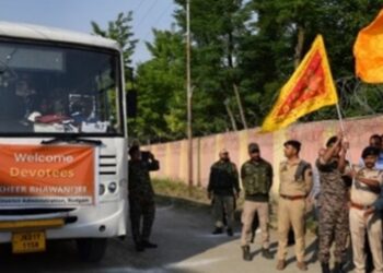 DC, SSP B’gam flags off Mata Kheer Bhawani Yatra from Pandit Colony Sheikhpora