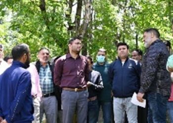 DC Shopian tours various areas of the distt, Inspects Health Centre, takes stock of developmental activities