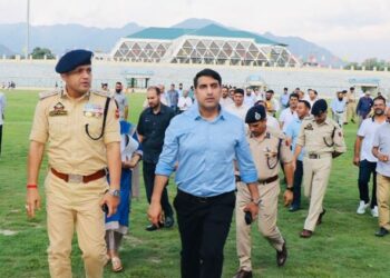 DC Srinagar visits Bakshi Stadium to take on-site review of arrangements for I’-Day celebrations