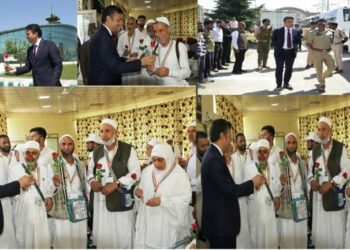 DC Srinagar flags-off 1st Batch of Hajj Pilgrims from Bait-ul-Hujjaj (Haj House)