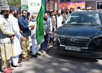 DC flags off First Batch of Hajj Pilgrims from Poonch