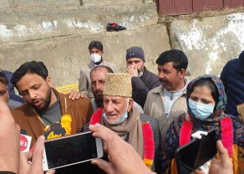 PAGD bags DDC posts in Bandipora:  NC’s Abdul Gani Bhat elected chairperson, PDP’s Kousar Shafeeq  elected VC 