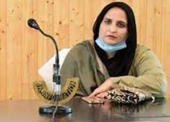 DDC Chairperson G’bal chairs Grievance redressal camp at Kondbal, Safapora