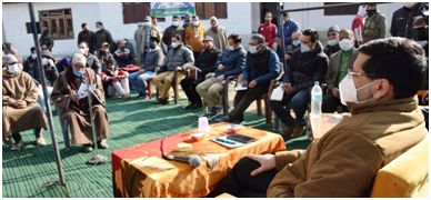 DDC Shopian presides over Block Diwas at Gagren
