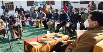DDC Budgam holds public darbar at Ichkoot