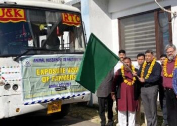 Dir Animal Husbandry Jammu flags-off Farmers’ Exposure Tour to Palampur Agri. University