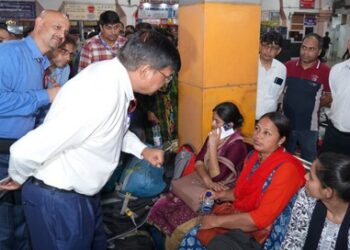 General Manager Reviews Festival Arrangement at Delhi Junction
