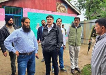 DEO B’la conducts comprehensive inspection of polling stations in 13-Pattan AC