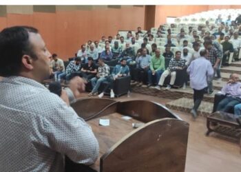 Training enables Polling Officials to understand Election system, learn handling, operation of EVMs for error-free election process: DEO Srinagar