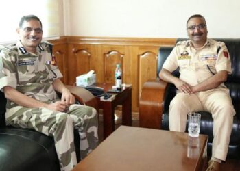 DG CISF calls on DGP Dilbag at PHQ Srinagar