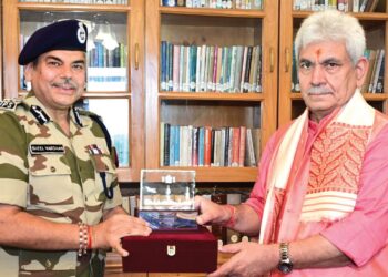 DG CISF calls on LG in Srinagar
