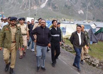 DGP Dilbag, Div. Com Bhiduri visit Baltal, review security, other facilities for Amarnath yatra
