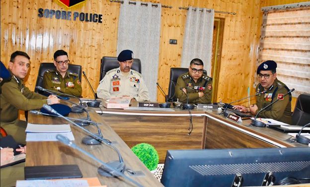 DGP J&K Reviews Security Scenario in Police Distt Sopore, Directs Focused Action Against Terror Ecosystem