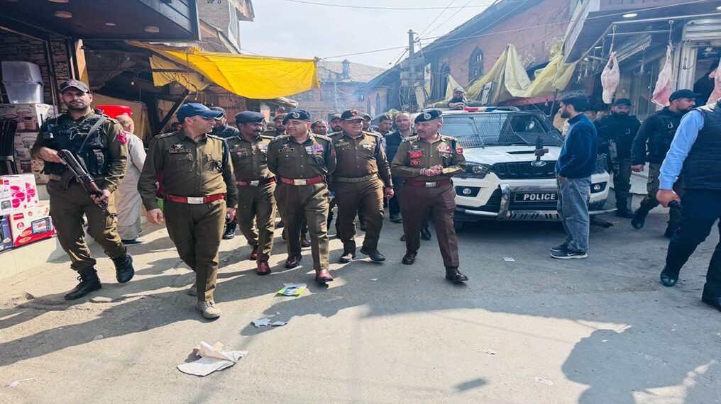 Kashmir returns to normalcy as precautionary curbs lifted, Internet, prepaid services restored