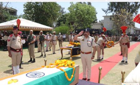 DGP, Senior officers pay floral tributes to slain CISF ASI