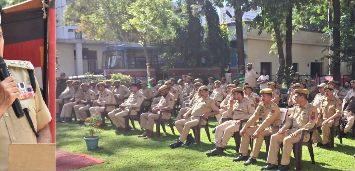 DIG Railways J&K Assesses Security, Operational Readiness at GRP Jmu