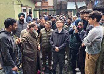 DIG, DC & SSP Baramulla assess Fire Damage in Old Town B’la