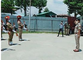 DIG NKR visits Sopore, reviews security scenario, felicitates JKPMG awardees