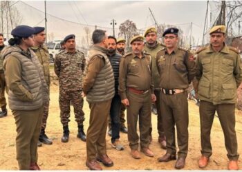 DIG North Kashmir takes stock of construction works at Puthka, Sopore