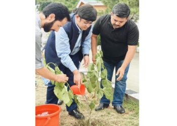 DIPR celebrates Swachhta Pakhwada, Dir Information leads plantation, cleanliness drives