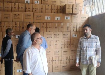 Director Agriculture Kashmir conducts inspection of Pesticide Dealers in Shopian; seizes substandard Pesticides