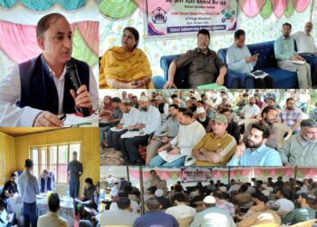 Director Sericulture Kashmir visits Allachizab Village in Kupwara