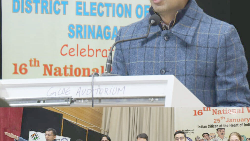 Div Com (K), DC Srinagar felicitate BLOs, distribute EPICs among newly enrolled voters