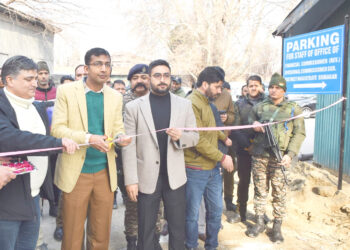 Div Com-(K) Inaugurates Parking Facility at Old Secretariat