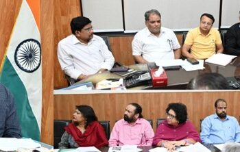 Div Com Jammu reviews winter preparedness, directs deptts to ensure timely arrangements