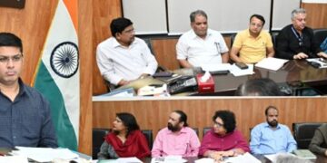 Div Com Jammu reviews winter preparedness, directs deptts to ensure timely arrangements