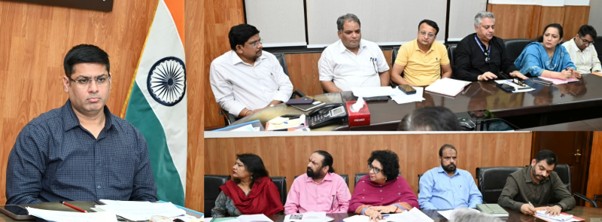 Div Com Jammu reviews winter preparedness, directs deptts to ensure timely arrangements
