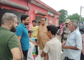 DM Jammu visits Pargwal, Reviews functioning of Revenue Deptt