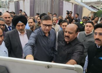 Dy CM lays foundation stone for Café House, Guest House at govt Silk Factory Rajbagh