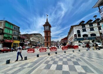 Day, night temp settle above normal in Kashmir