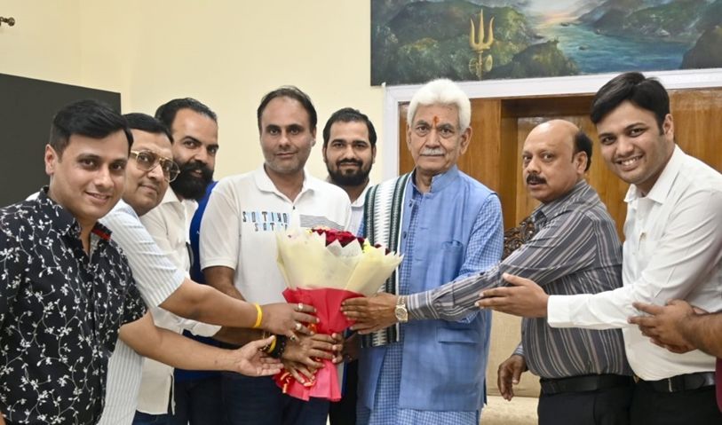 Delegation of CC&I Jammu calls on LG