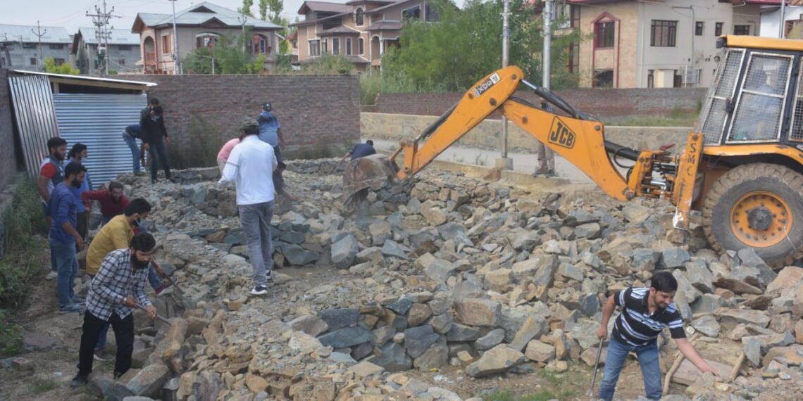 SMC demolition drive continues, over  hundred structures acted against in fortnight