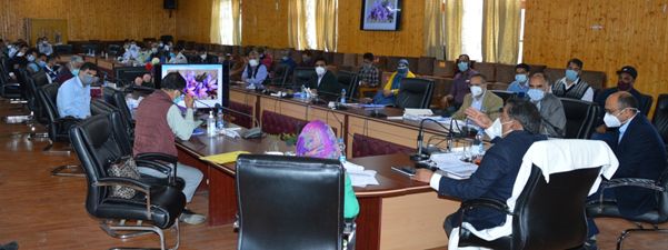 Dheeraj visits B’la, reviews dev scenario of urban Kashmir