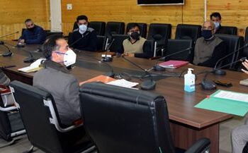 Dir DIPR chairs meeting of officers of Kashmir divn, reviews deptt’s overall working