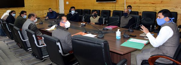 Dir DIPR chairs meeting of officers of Kashmir divn, reviews deptt’s overall working