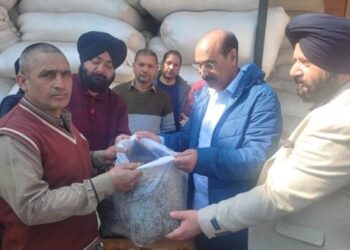 Dir Agriculture (K) inaugurates Spawn distribution among Mushroom Farmers at IMDC Srinagar