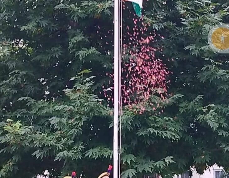 Director Information, Shreya Singhal hpists tricoloure on 80th Independence Day at DI{R Hqrs Srinagar-