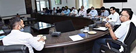 Director Law Enforcement reviews arrangements for smooth supply of Fertilizers, implementation of DBT